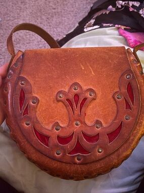 Source Unknown Brown Leather Shoulder Bag with Red Insets